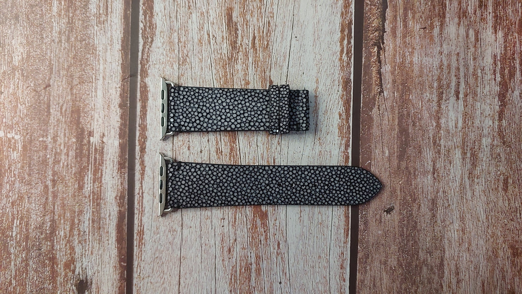 フルグレインエイ革ストラップ（ブラック）　ー　アップルウォッチウルトラ(49mm)対応