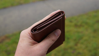 Calfskin leather/trifold wallet – dark brown